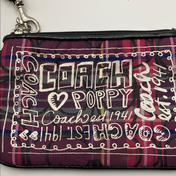 Coach - Picture 2 of 8